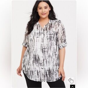 NWT Torrid Chiffon Collared Button Down Tunic
